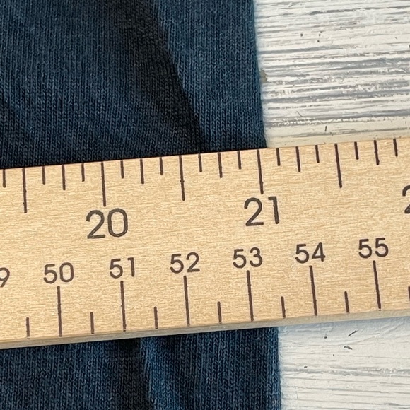 Black shirt - Picture 3 of 7